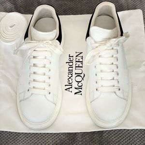 Alexander McQueen Oversized Sneaker in Black/White
